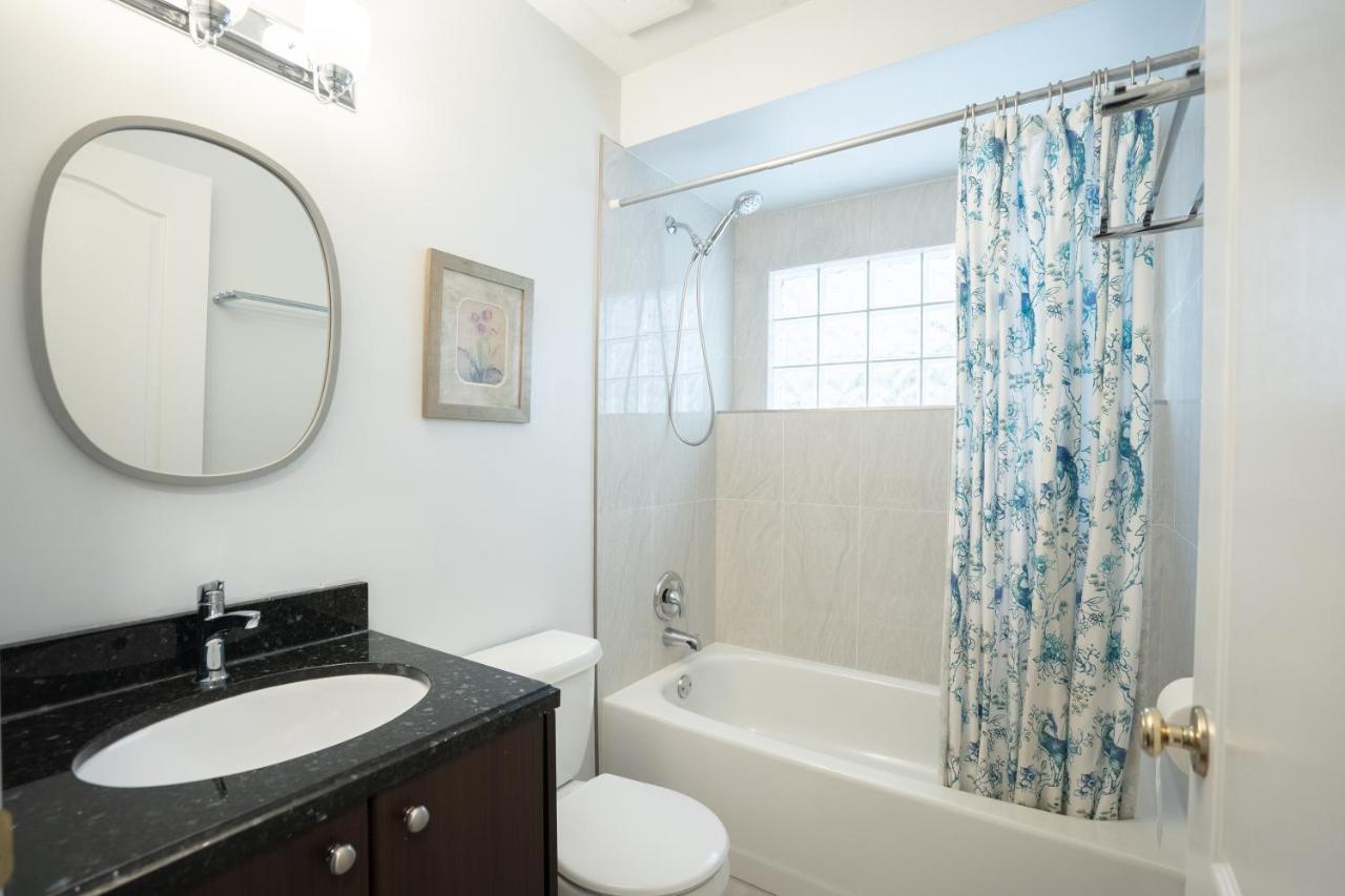 Lovely 1Br Secondary Suite With Separate Entrance ニューウエストミンスター エクステリア 写真