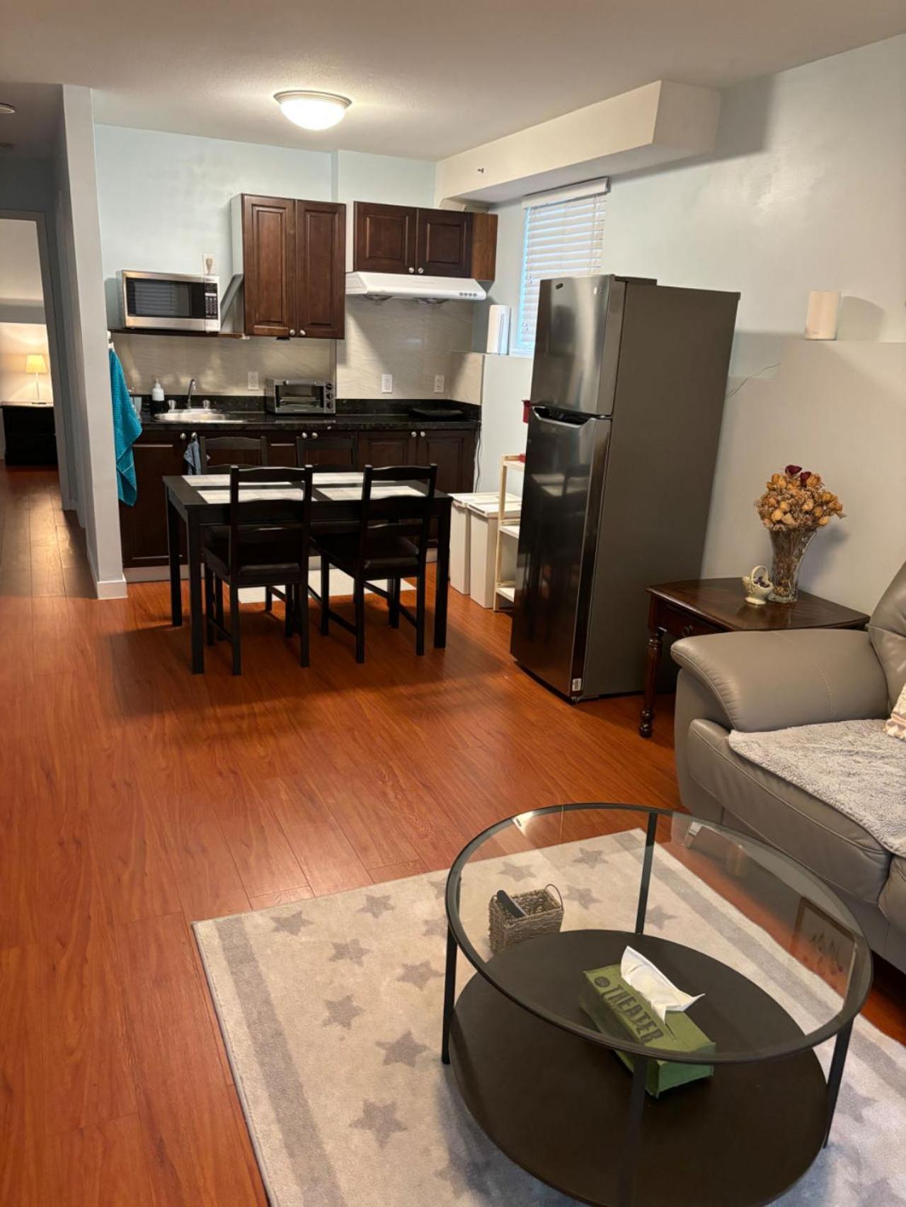 Lovely 1Br Secondary Suite With Separate Entrance ニューウエストミンスター エクステリア 写真