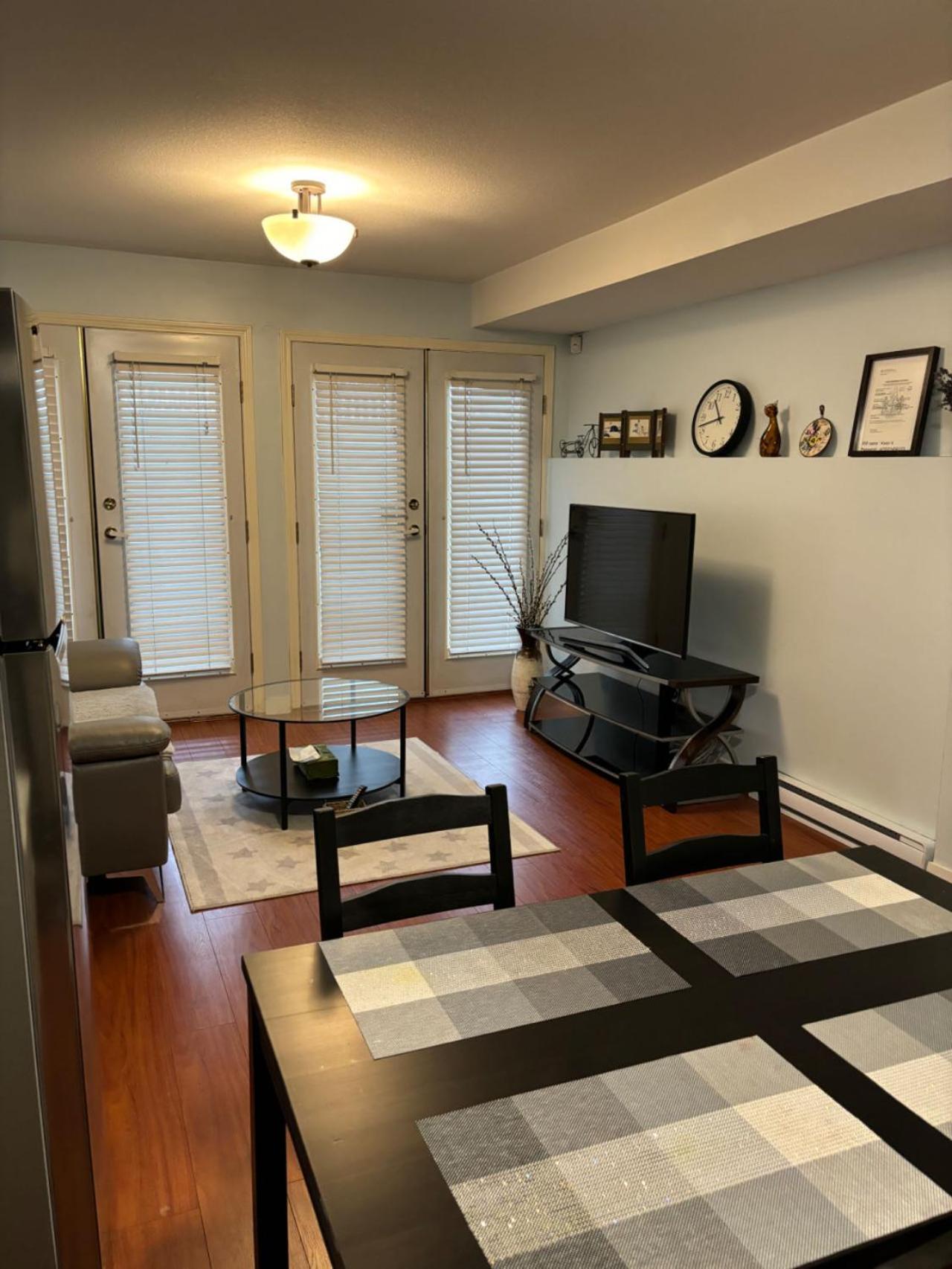 Lovely 1Br Secondary Suite With Separate Entrance ニューウエストミンスター エクステリア 写真